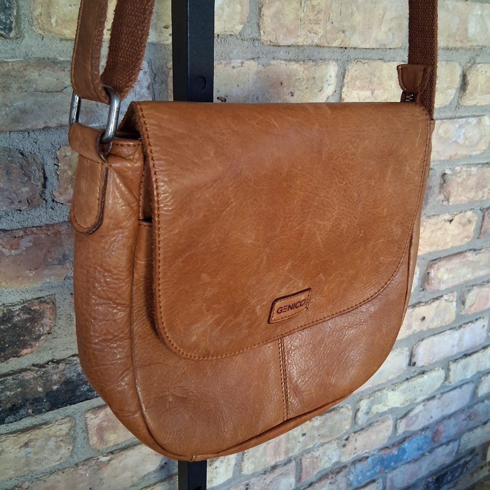 GENICCI LEATHER SHOULDER BAG WITH FTONT FLAP - Picture 3 of 11